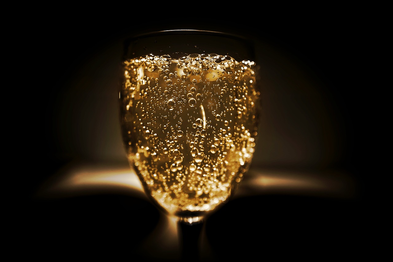 champagne-2178775_1280