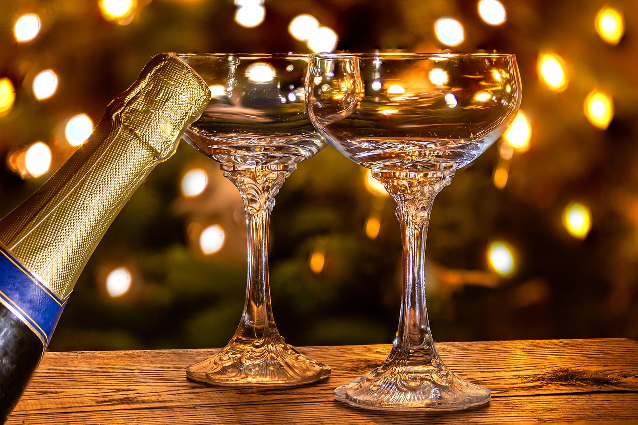 champagne-glasses-4731532_1280